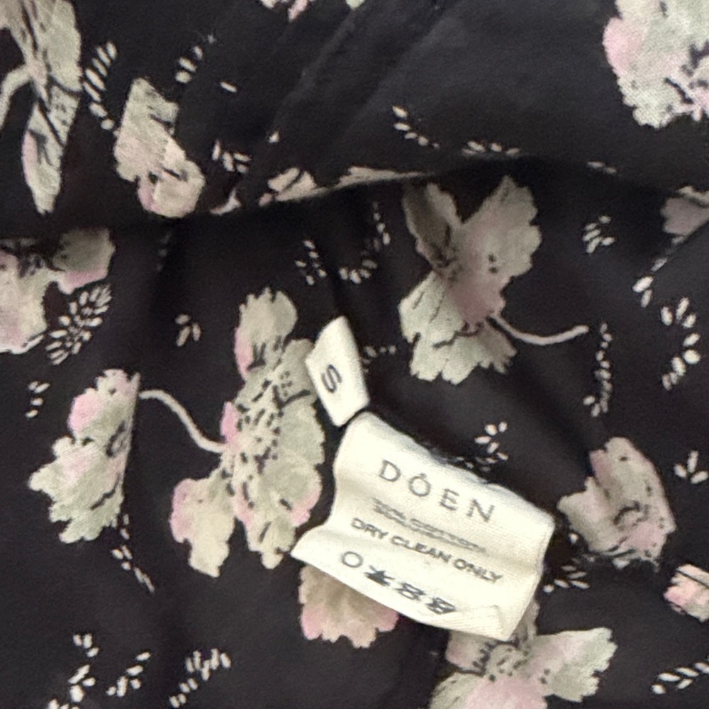 Doen Black Floral Ruffle Tie-Front Crop Top - Picture 3 of 5